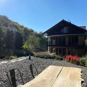 Zaka Apartment